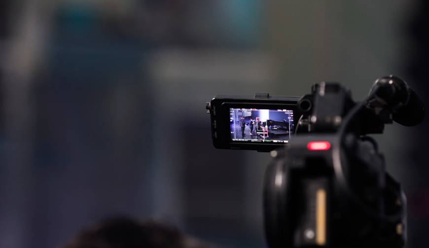 清新区广告片拍摄全流程揭秘：专业团队如何让品牌故事更动人？